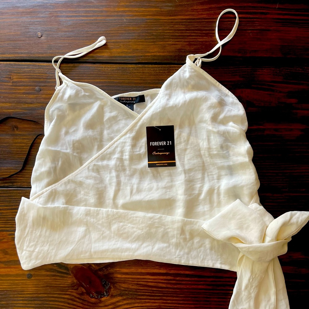 NWT- Forever 21 woven top / halter with wrap around side tie and side zip.